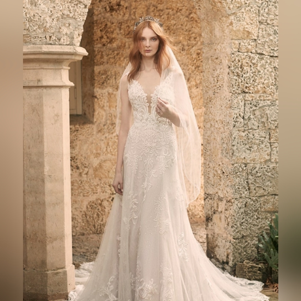 Maggie Sottero Johanna Fingertip Bridal Veil - Ivory